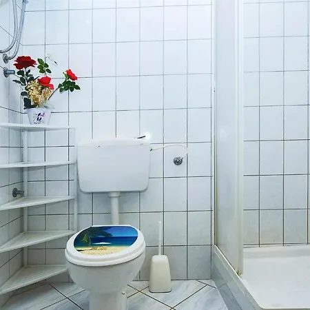 Cozy Apartment In Omis With Wifi Exteriör bild