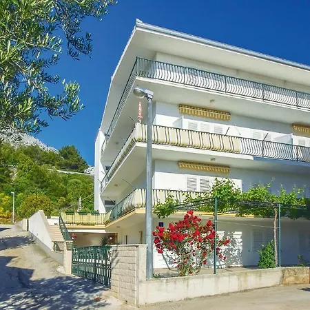 Cozy Apartment In Omis With Wifi Exteriör bild