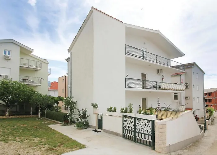 Cozy Apartment In Omis With Wifi