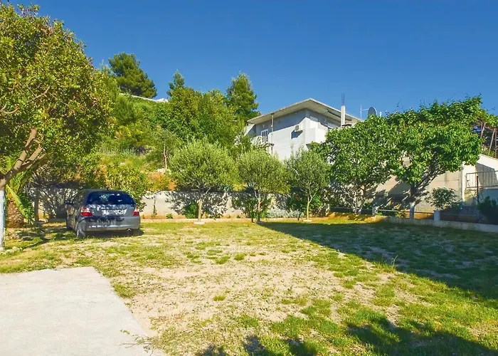 Cozy Apartment In Omis With Wifi